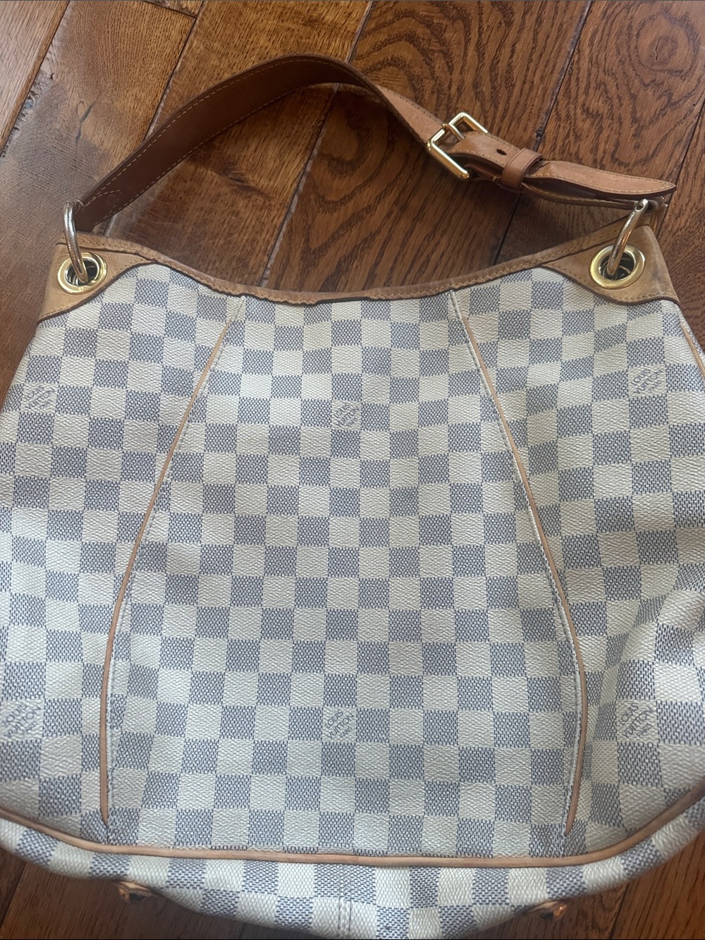 Authentic Louis Vuitton - Picture 2 of 9